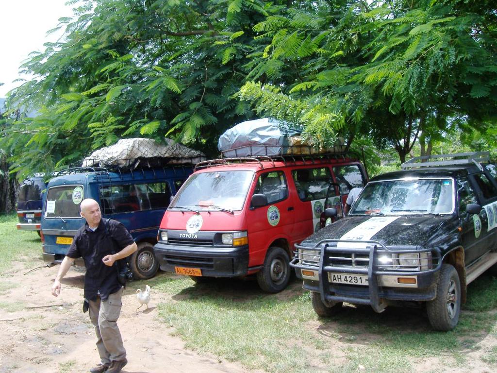 Lire la suite à propos de l’article Film documentaire  de la CARAVANE SOLIDAIRE EN AFRIQUE