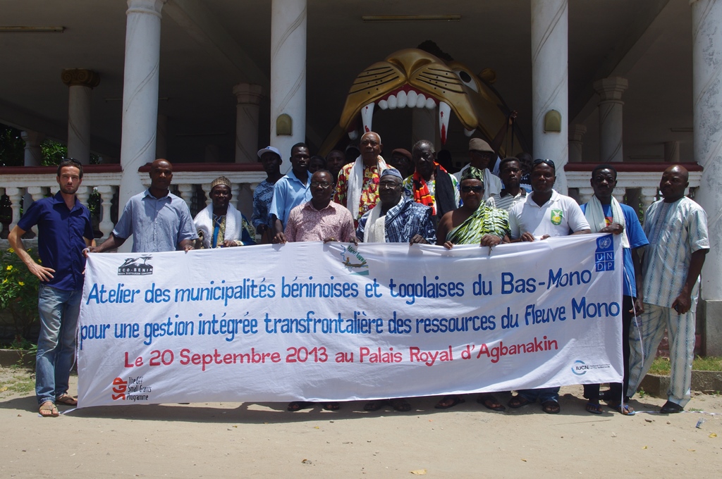 Photo_famille_atelier_municipalites_bas_mono_ecobenin.jpg