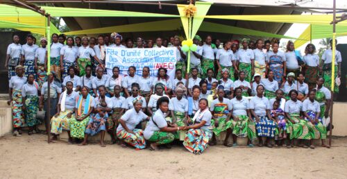 Lire la suite à propos de l’article 2ème édition de la fête de l’unité collective des AVEC de Gbéhoué : les Femmes reconnaissantes envers Eco-Benin et son partenaire  Understanding Humanity
