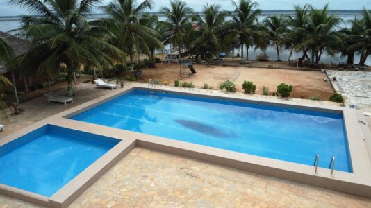 Piscine de l'hôtel Les Alizés du Lac piscine_alizes_du_lac.jpg