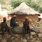 Dignitaires dans le village de Tanéka Béri guerisseurs_traditionnel-2.jpg