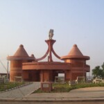 Entrée de la ville de Natitingou paysages_et_visages_du_benin_5_10_.jpg