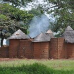 Tatas Somba, petit château fort fait en terre battue paysages_et_visages_du_benin_5_3_.jpg