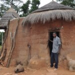 Tata Somba présenté par un éco guide de Koussoukoingou paysages_et_visages_du_benin_5_7_.jpg