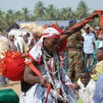 Adepte vodoun en pleine démonstration