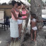 Atelier de tressage de natte à Assouvicodji