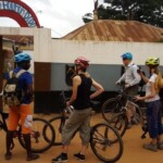 Tour de ville à vélo, ici la maison du pape du vodoun à Ouidah