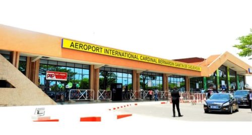 Lire la suite à propos de l’article Procédures de dépistage de la COVID-19 chez tous les passagers arrivant à l’aéroport international de Cotonou