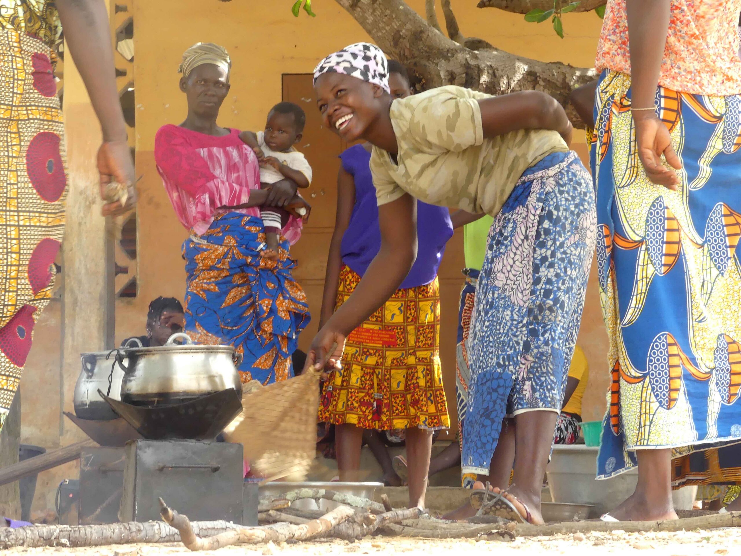 Lire la suite à propos de l’article Transition énergétique dans l’Atacora : les ateliers de cuisson améliorée sont organisés à Natitingou et Tanguiéta